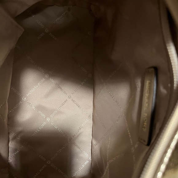 Michael Kors bag - Picture 7 of 13